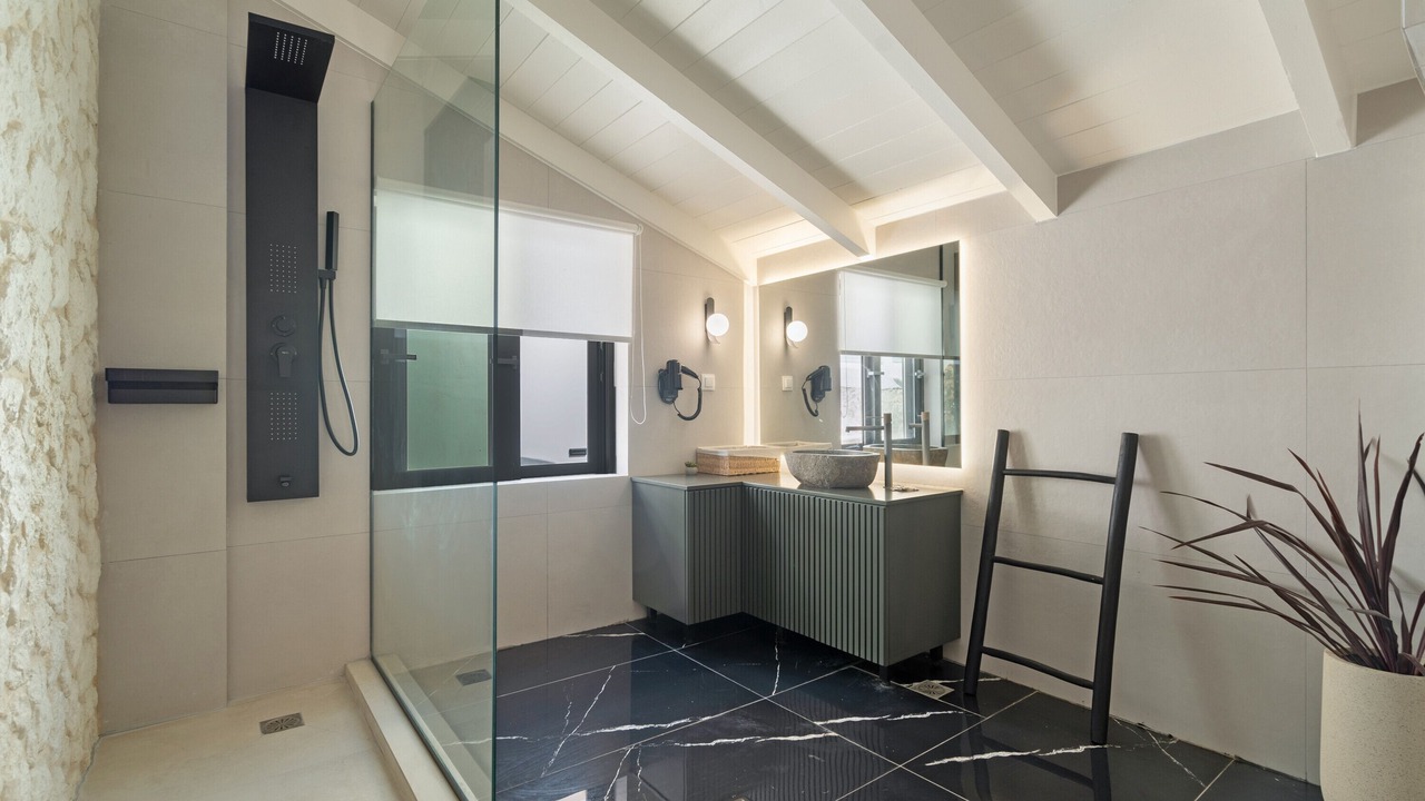 Photo of Bathroom in Perigiali