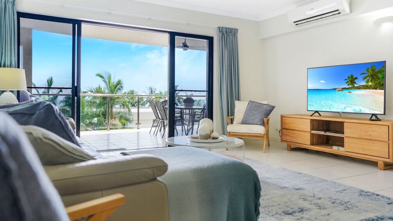 Photo of Livingroom in Trinity Beach
