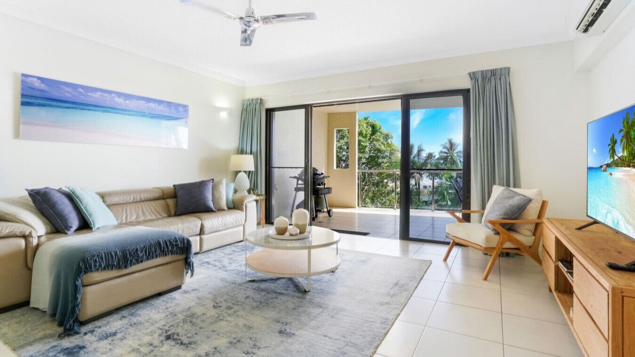 Photo of Livingroom in Trinity Beach