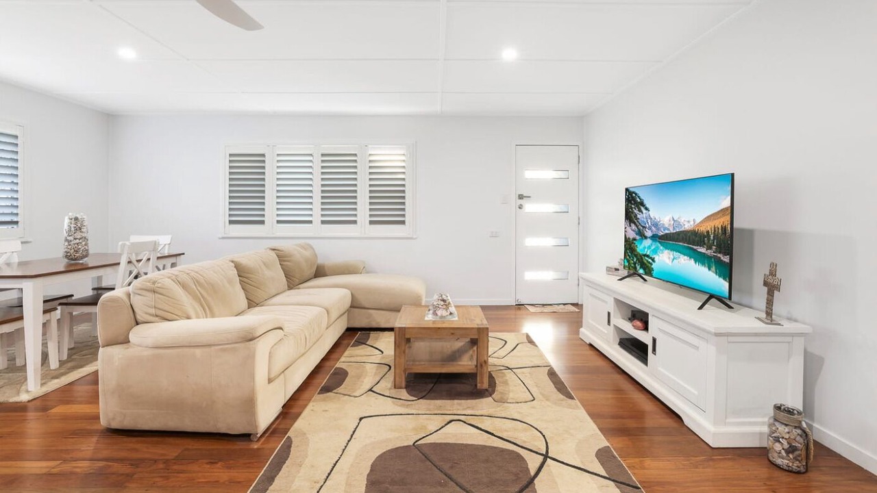 Photo of Livingroom in Elliott Heads
