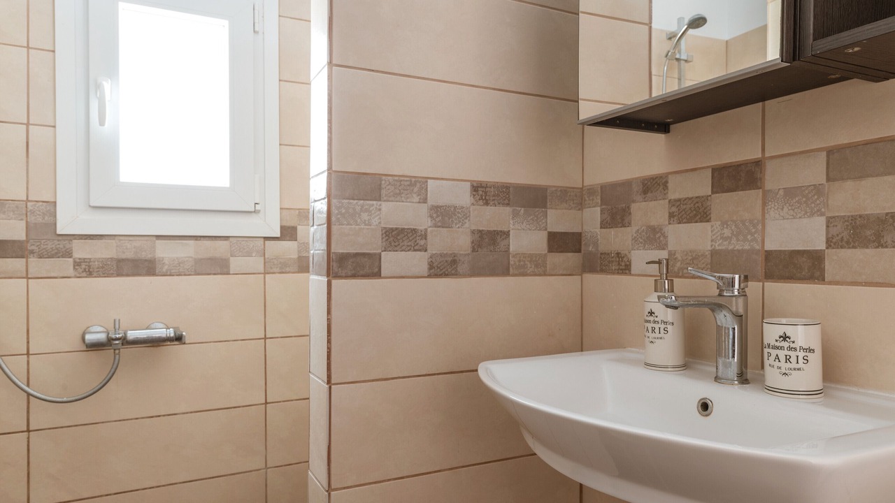 Photo of Bathroom in Exomvourgo