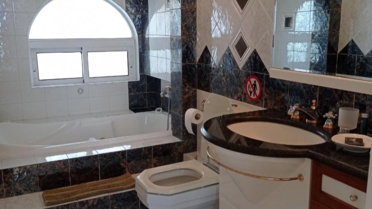 Photo of Bathroom in Assos-Lechaio
