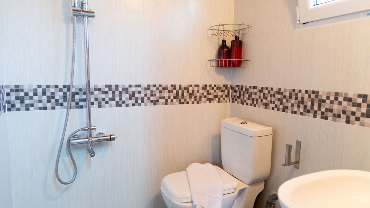 Photo of Bathroom in Omales