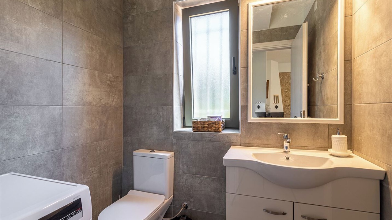 Photo of Bathroom in Lefktron