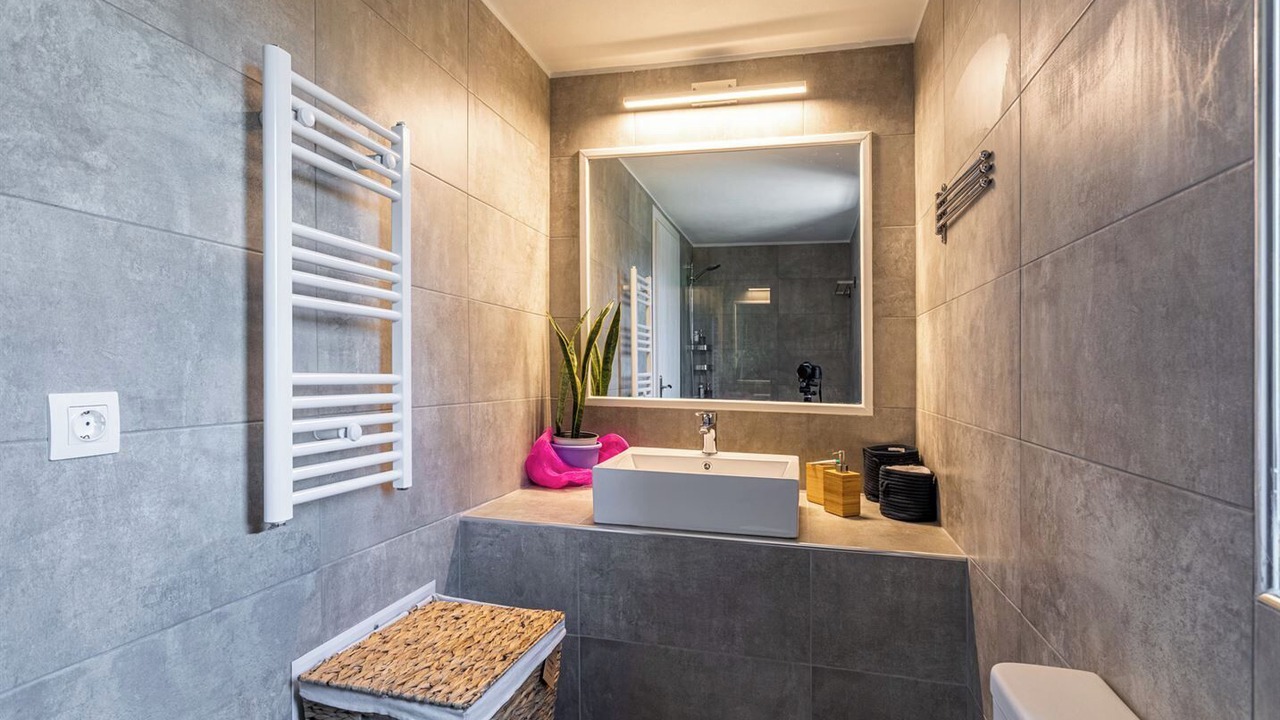 Photo of Bathroom in Lefktron