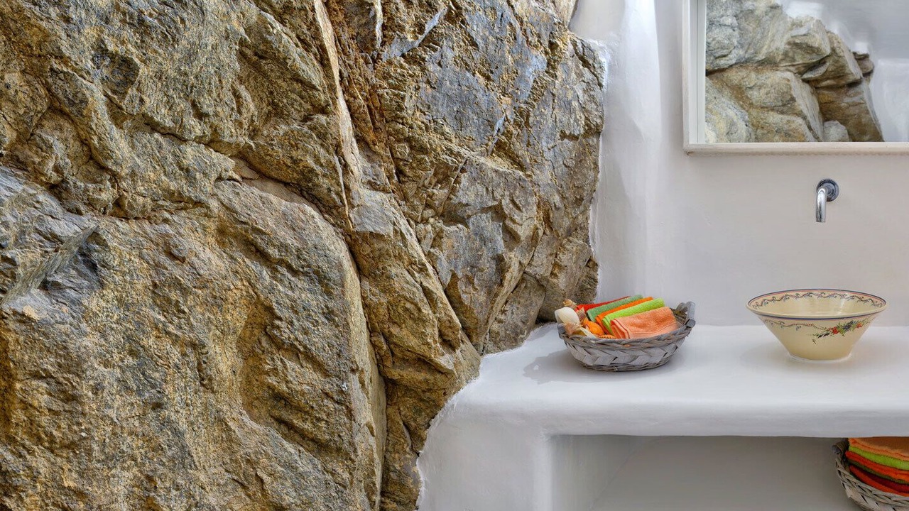Photo of Bathroom in Psarou