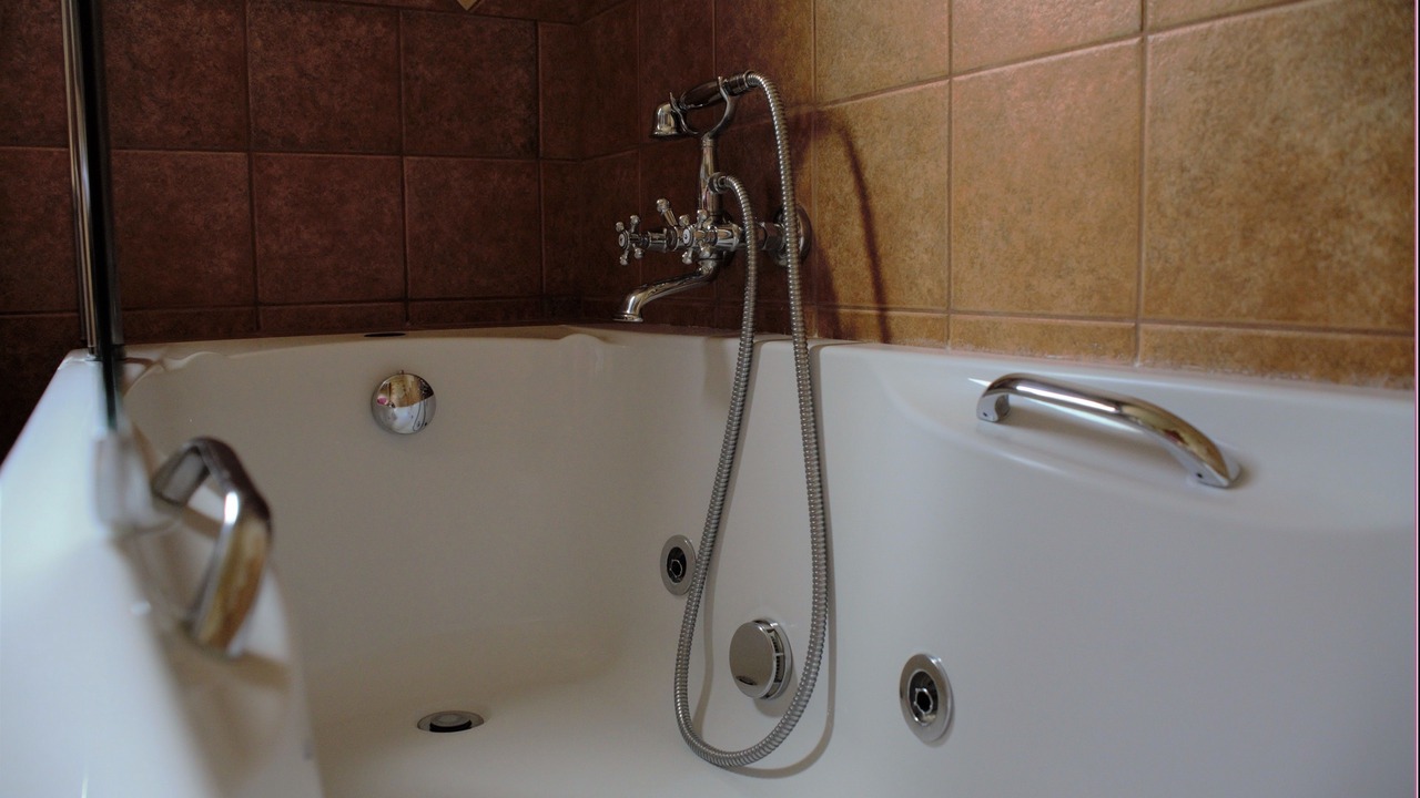 Photo of Bathroom in Plateies