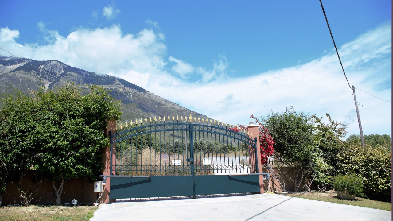 Photo of Outdoor in Plateies