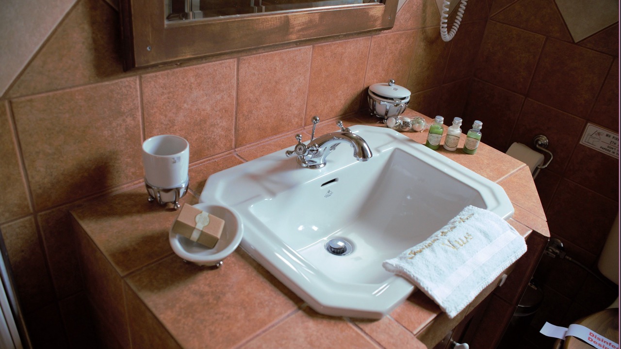 Photo of Bathroom in Plateies