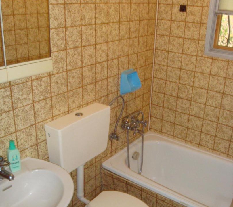 Photo of Bathroom in Eretria