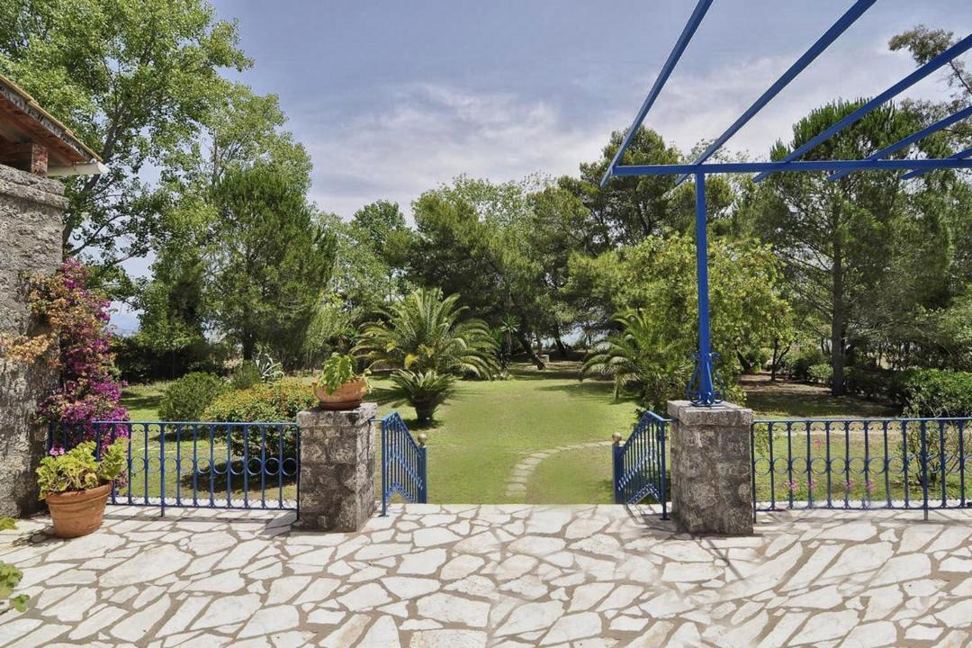 Photo of Patio Balcony in Molos