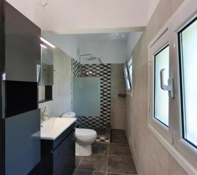 Photo of Bathroom in Assos-Lechaio