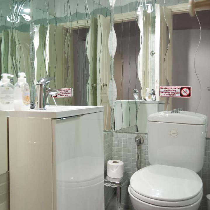 Photo of Bathroom in Delfoi