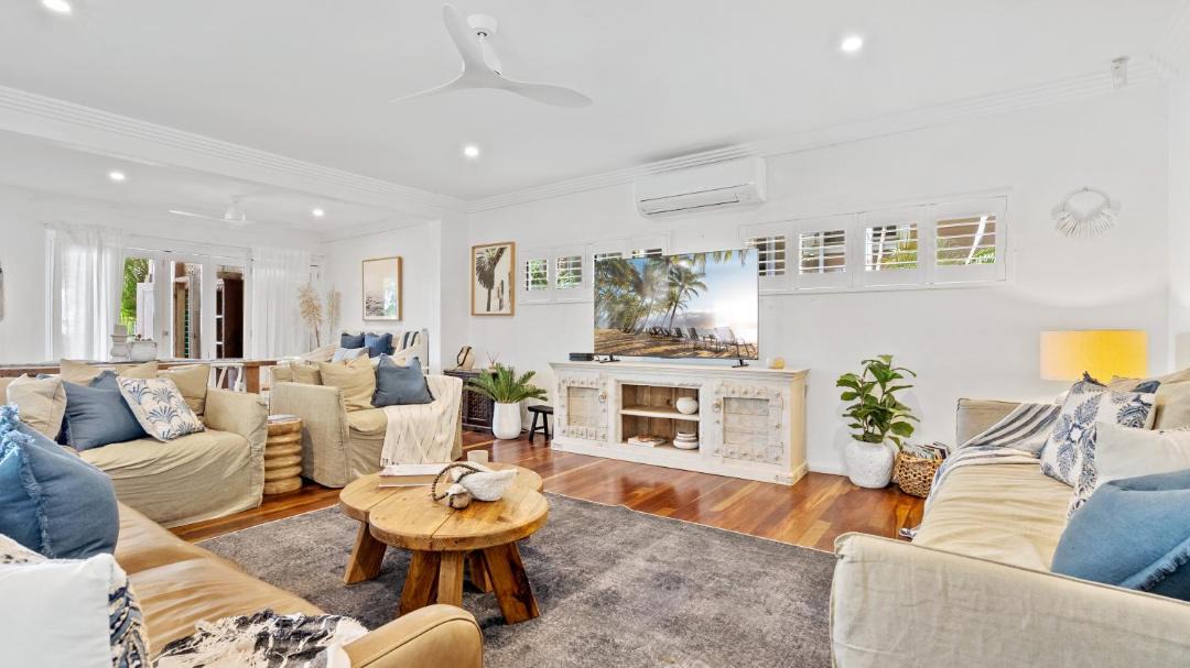 Photo of Livingroom in Holloways Beach