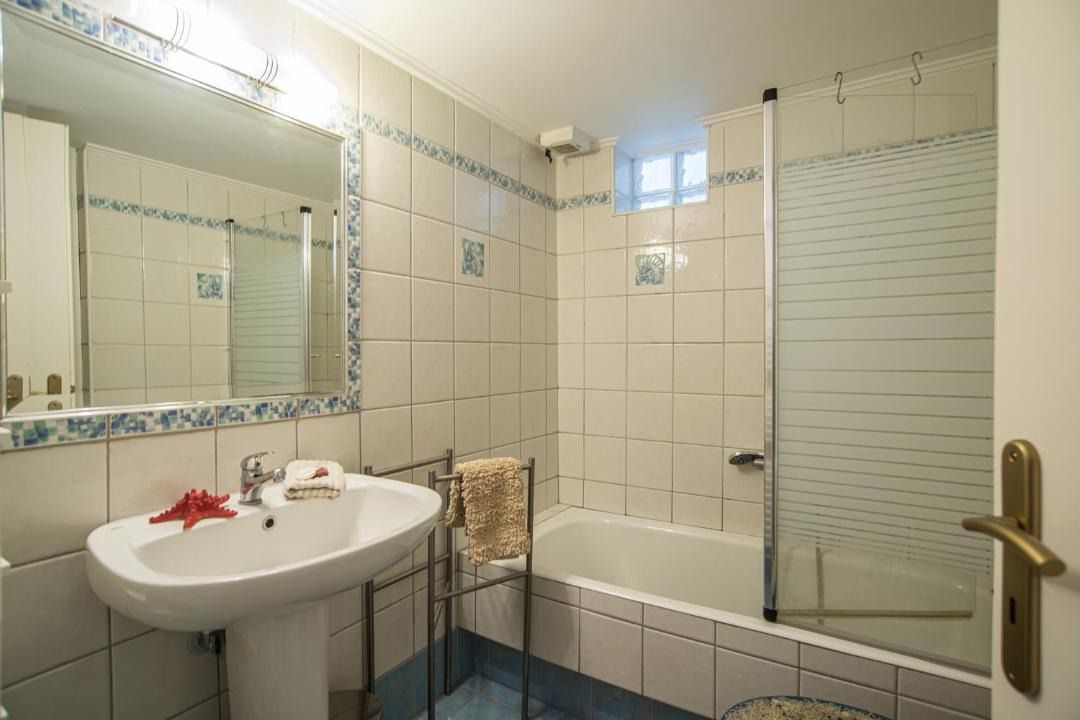 Photo of Bathroom in Itea