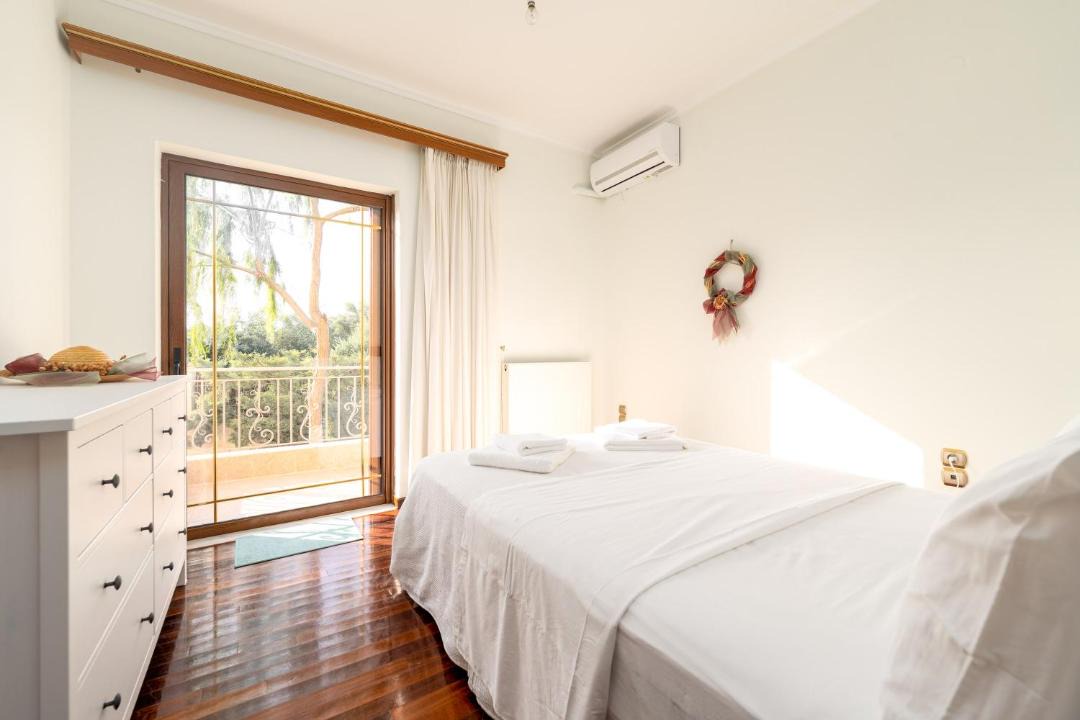 Photo of Bedroom in Aigialeia