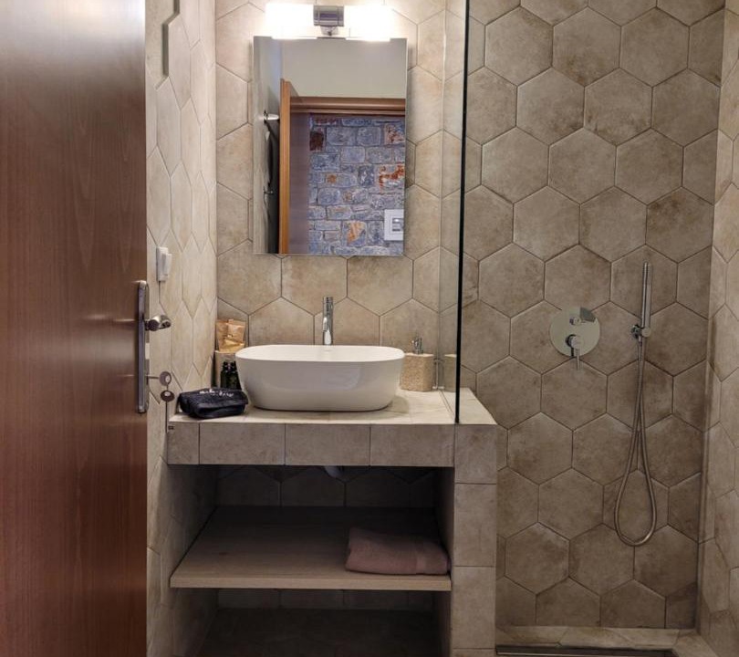 Photo of Bathroom in Trikolonoi