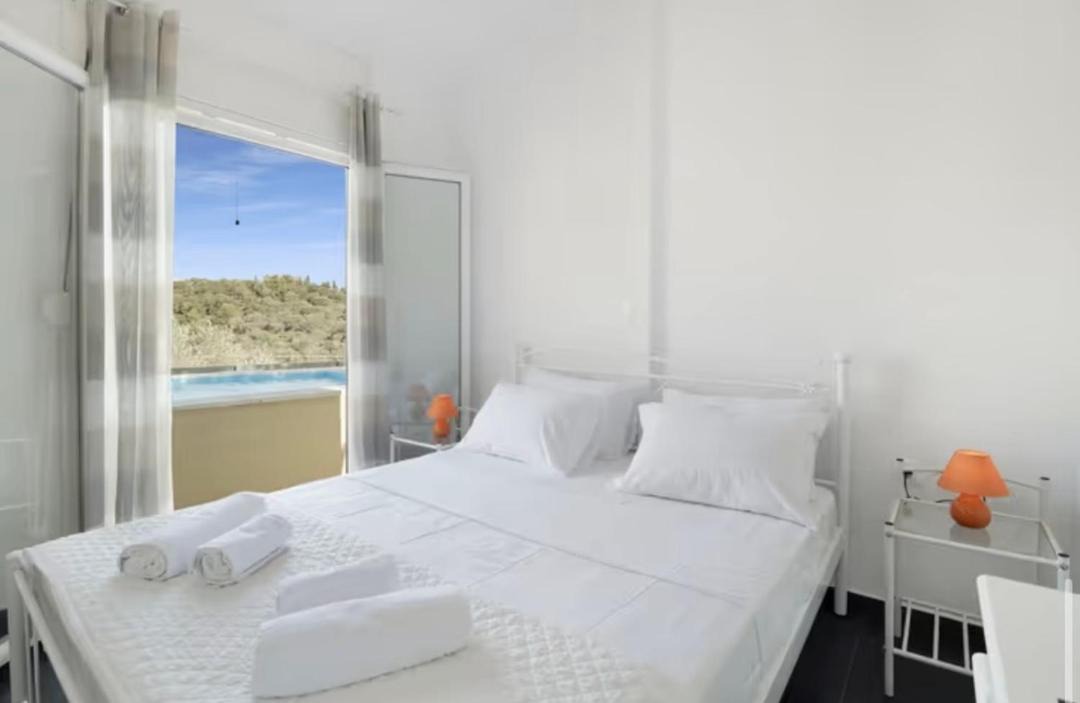 Photo of Bedroom in Katomerion