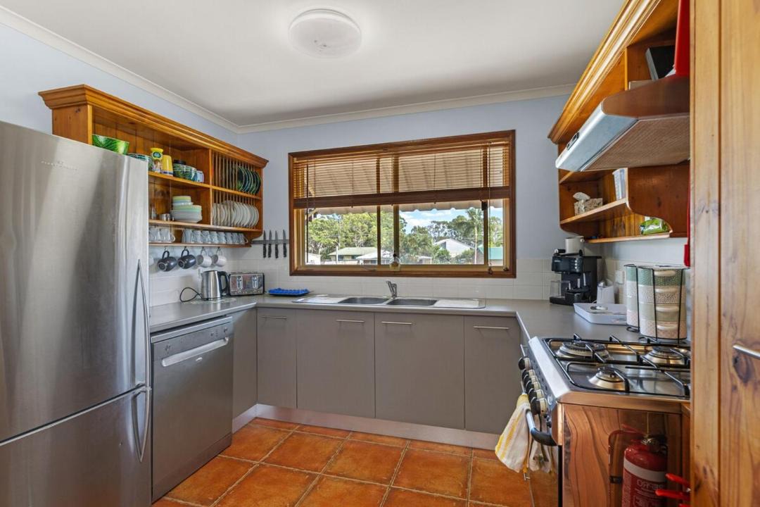 Photo of Kitchen in Tin Can Bay