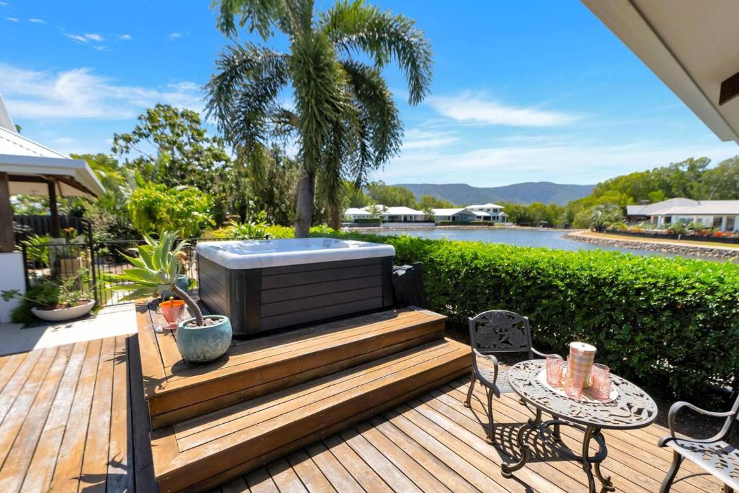 Photo of Patio Balcony in Trinity Beach