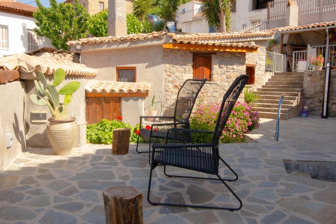 Photo of Patio Balcony in Platanos