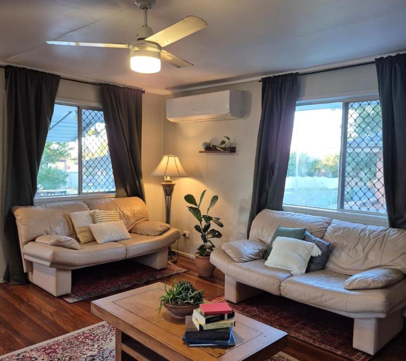 Photo of Livingroom in Logan Central