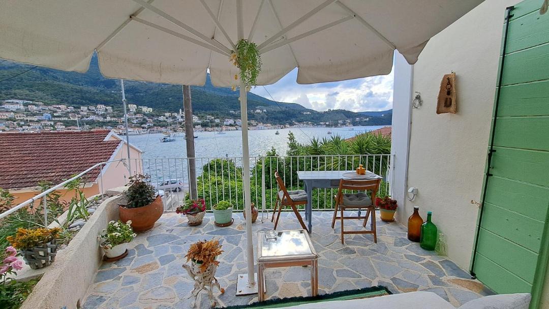 Photo of Patio Balcony in Vathy