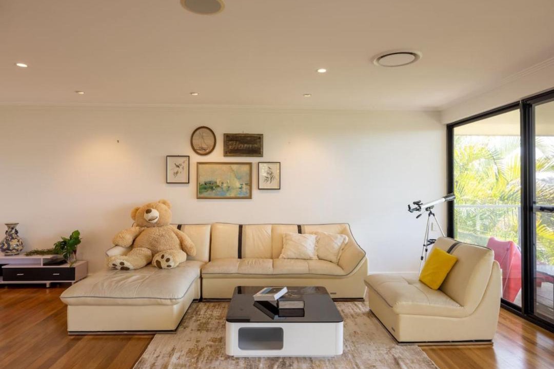 Photo of Livingroom in Holland Park West