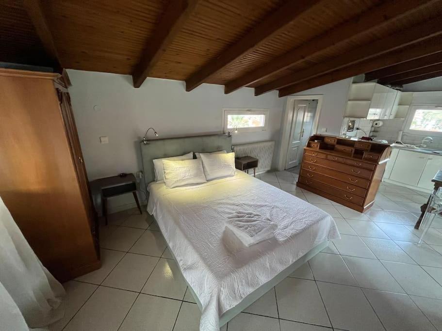 Photo of Bedroom in Pefka