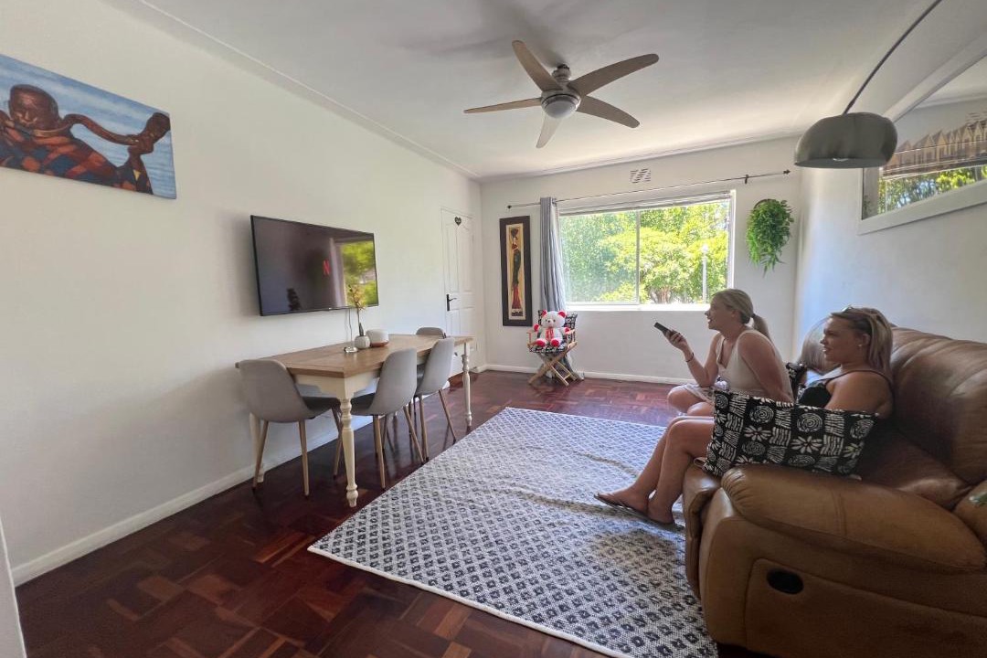Photo of Livingroom in Three Anchor Bay