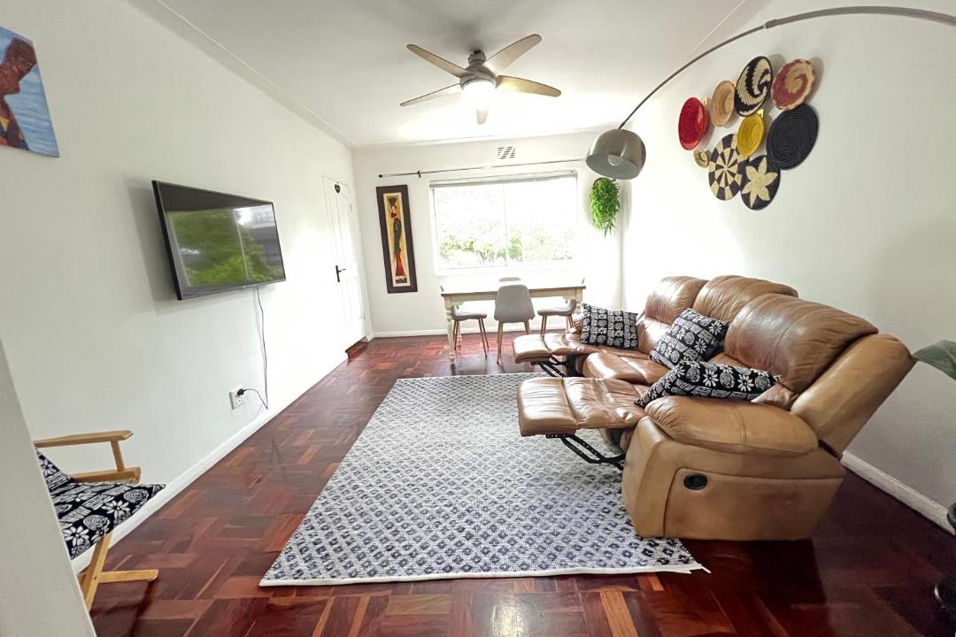 Photo of Livingroom in Three Anchor Bay
