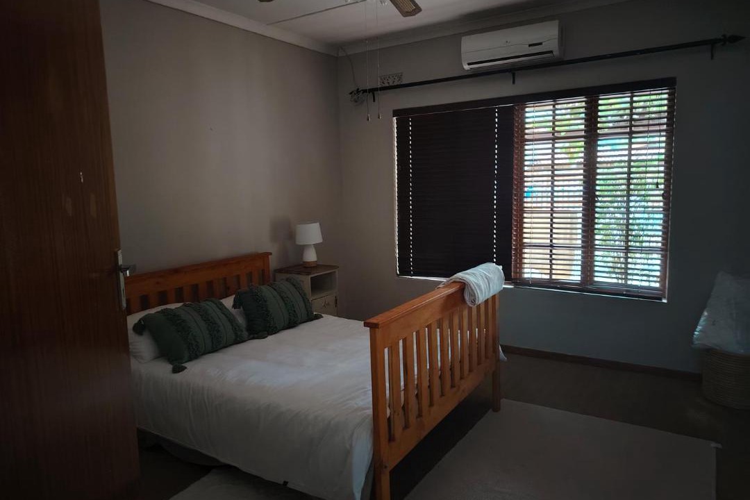 Photo of Bedroom in Oudtshoorn