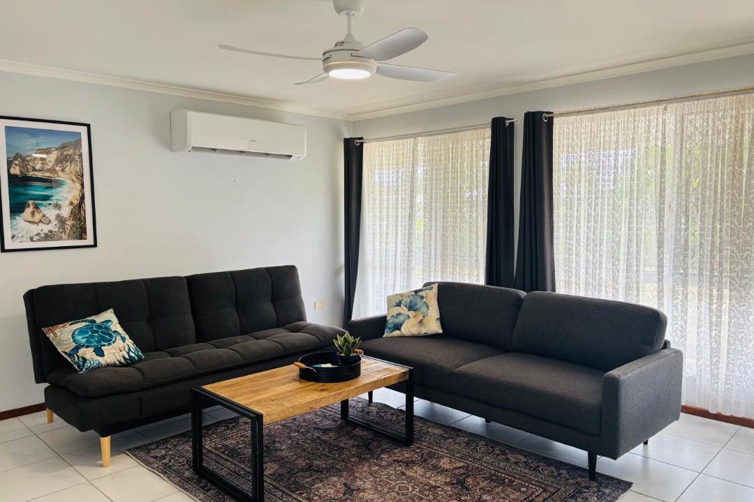 Photo of Livingroom in Moore Park Beach