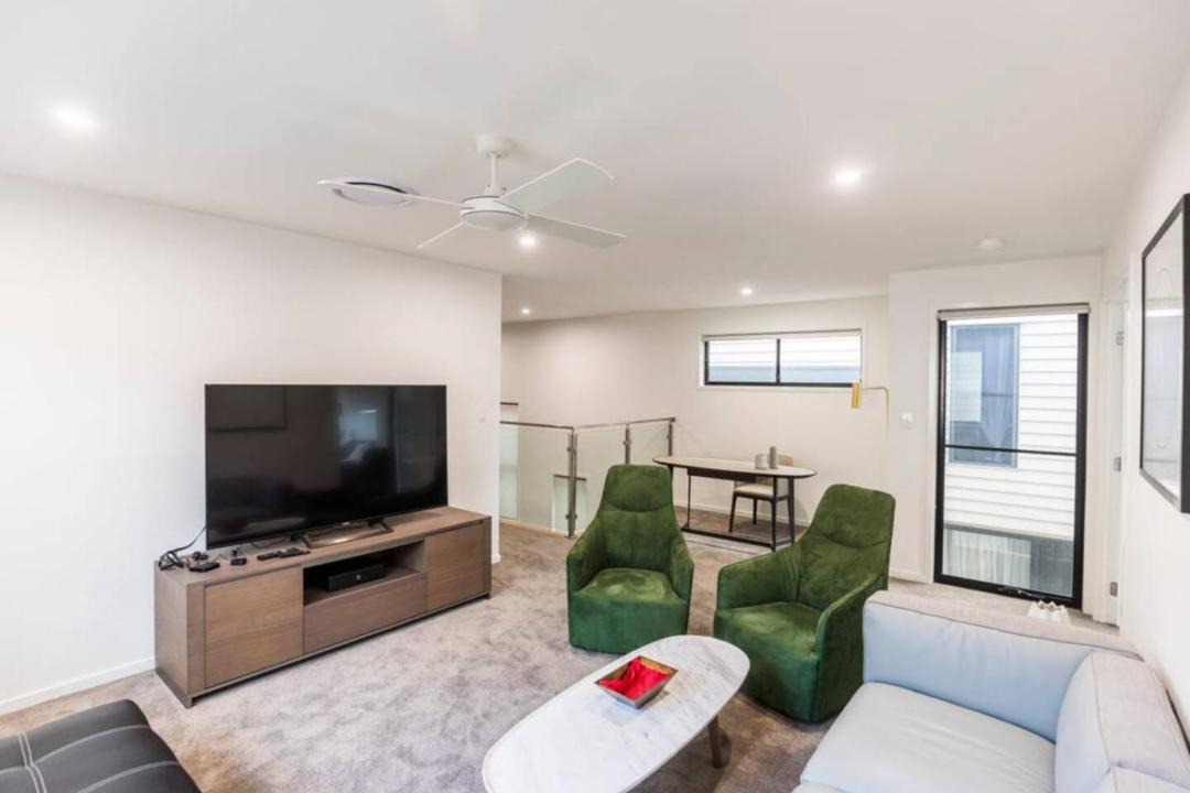 Photo of Others in Helensvale