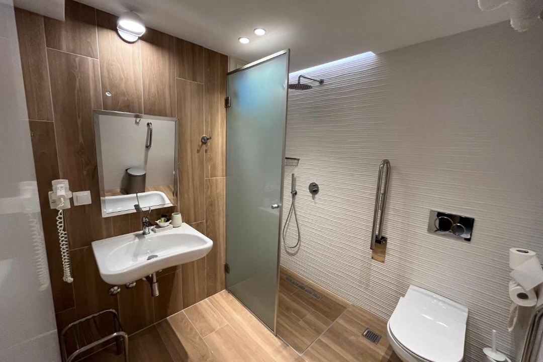 Photo of Bathroom in Patitiri