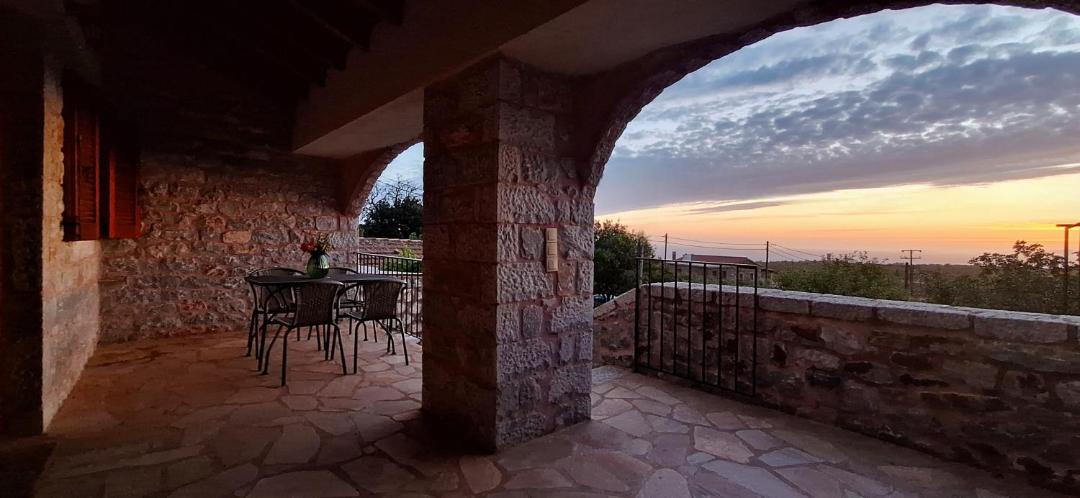 Photo of Patio Balcony in Omales