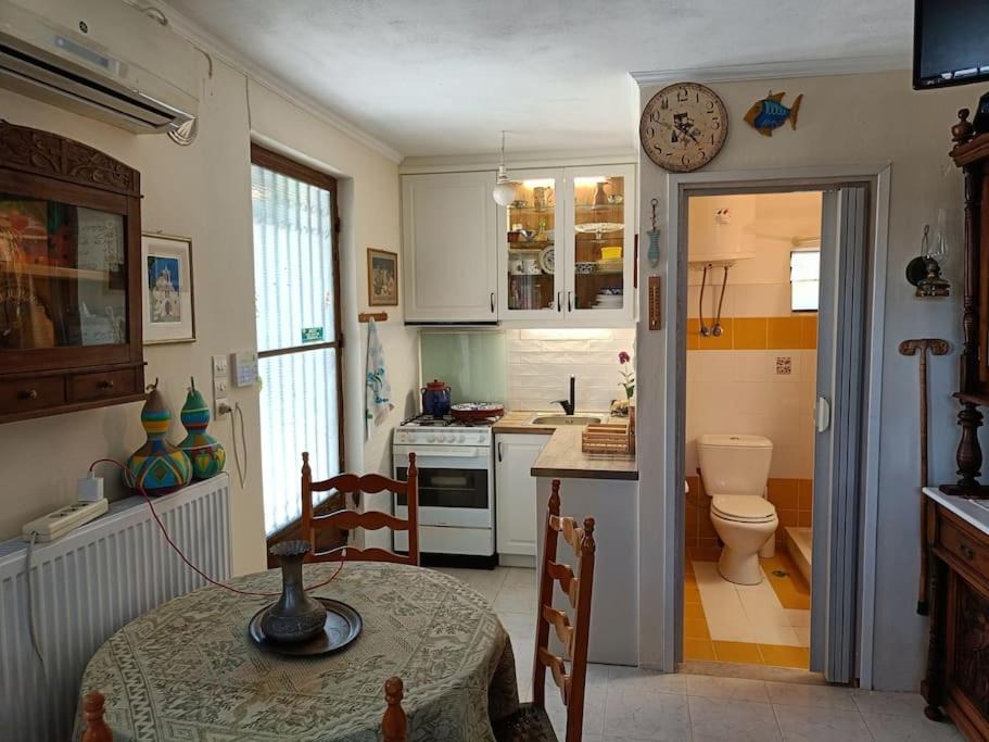 Photo of Kitchen in Amarinthos