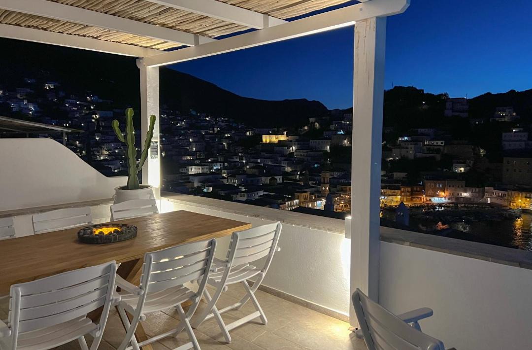 Photo of Others in Hydra