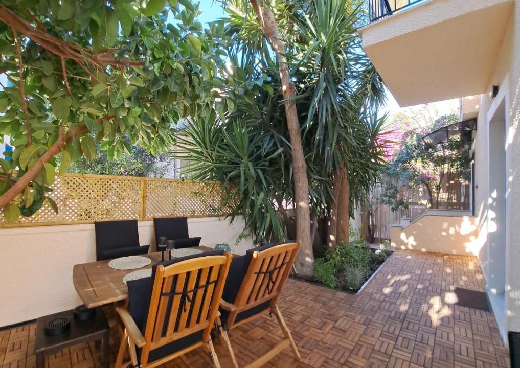 Photo of Patio Balcony in Perdhika