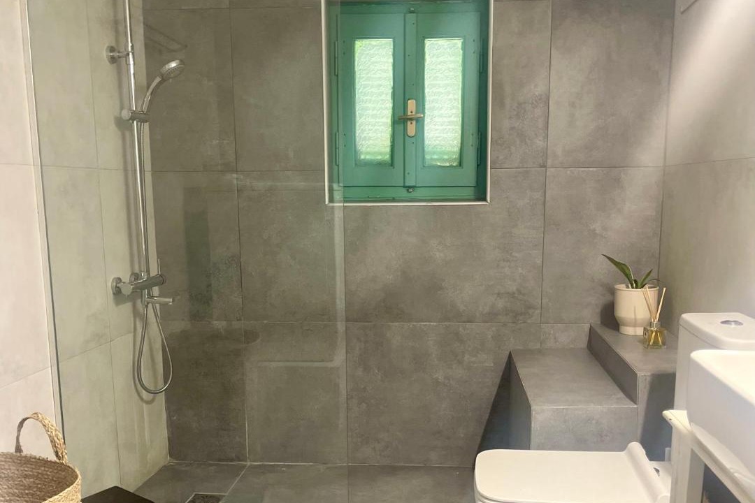 Photo of Bathroom in Diasella