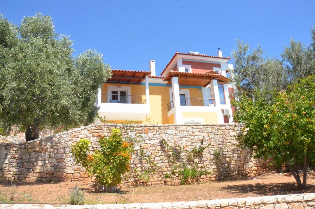 Photo of Buildings in Kefalari