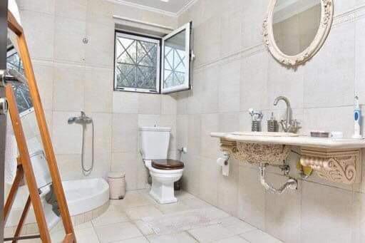 Photo of Bathroom in Amarinthos