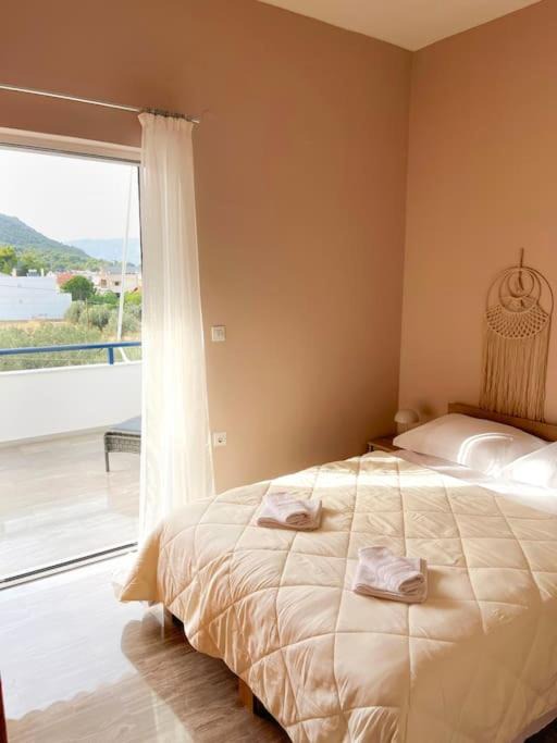 Photo of Bedroom in Loutra Oraias Elenis