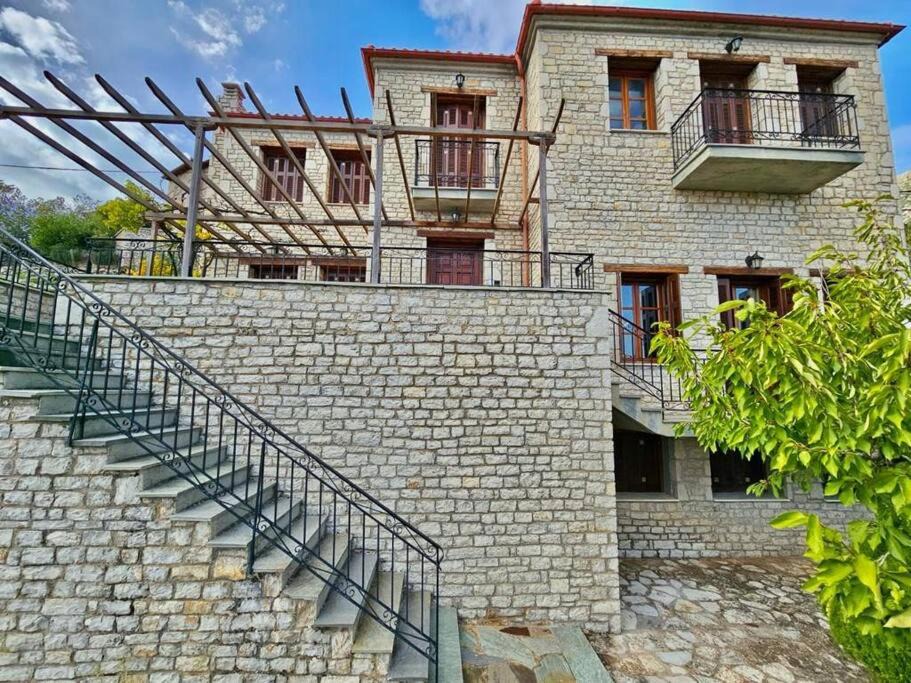 Photo of Buildings in Arachova