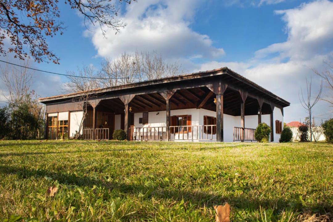 Photo of Buildings in Mavromati