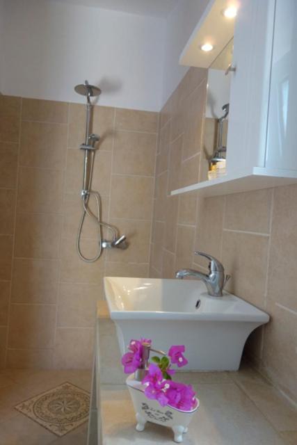 Photo of Bathroom in Kropia