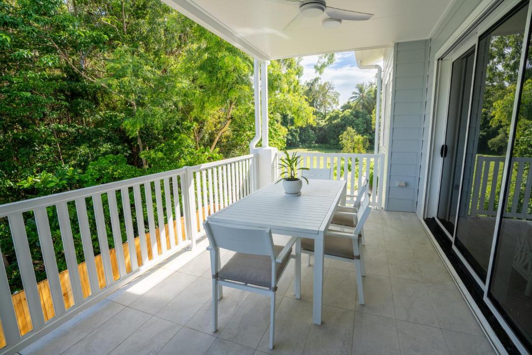Photo of Patio Balcony in Trinity Beach