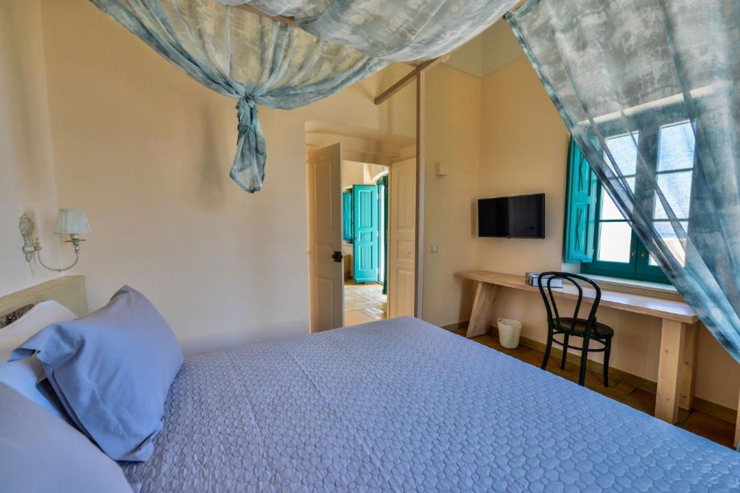 Photo of Bedroom in Oia