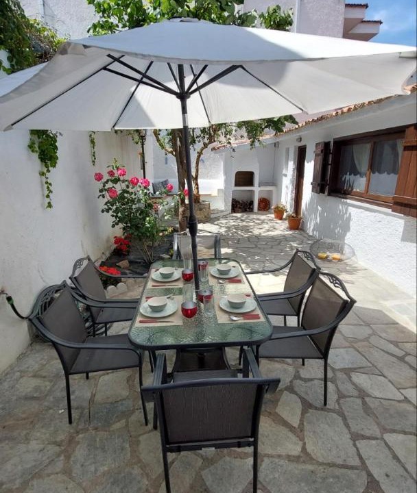 Photo of Patio Balcony in Pella Region
