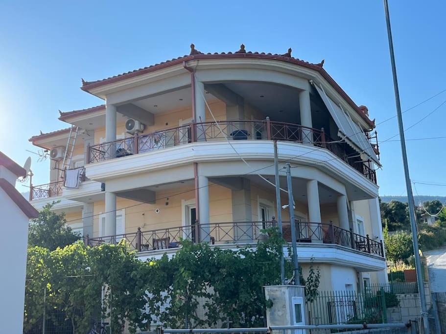 Photo of Buildings in Sipiada